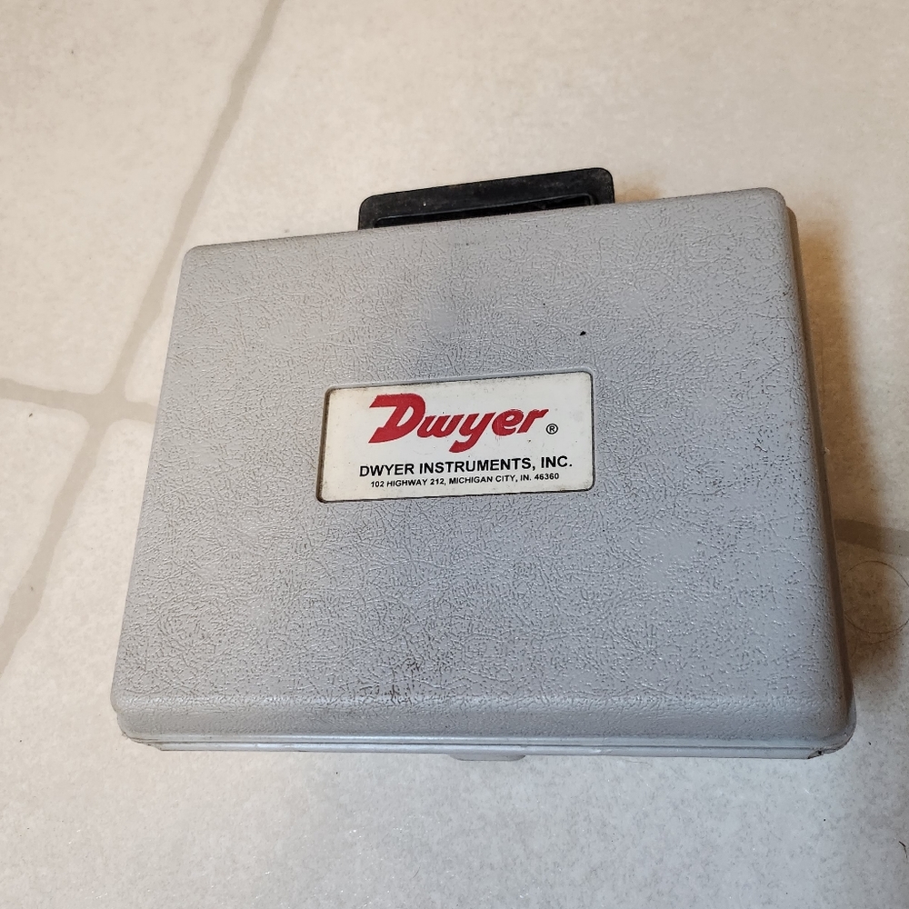 A type of pressure gauge of some sort